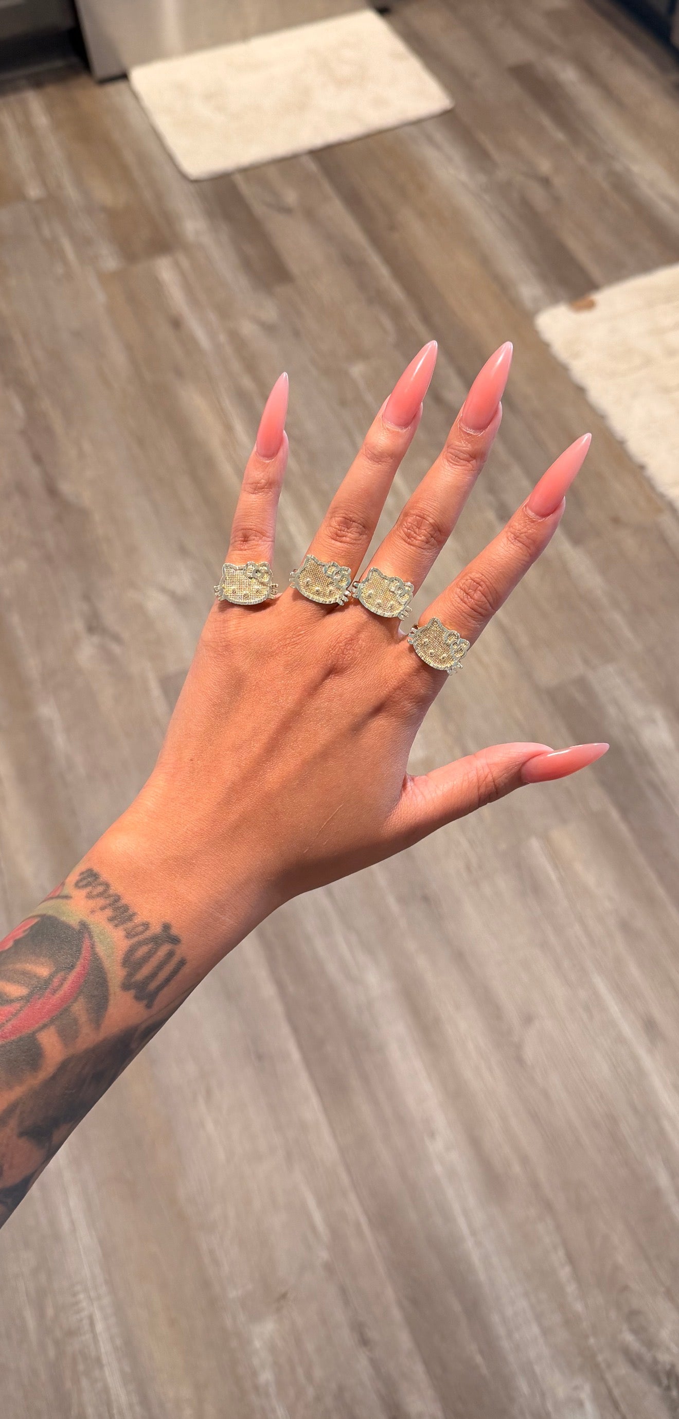 HK Face Ring